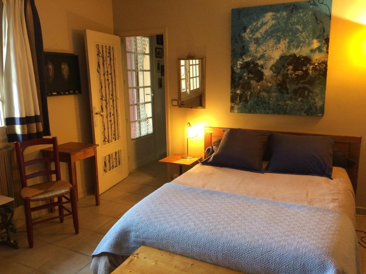 Vallabrègues Chambre Dans Villa Charmante מראה חיצוני תמונה